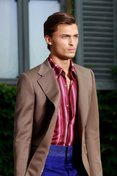 Look 8